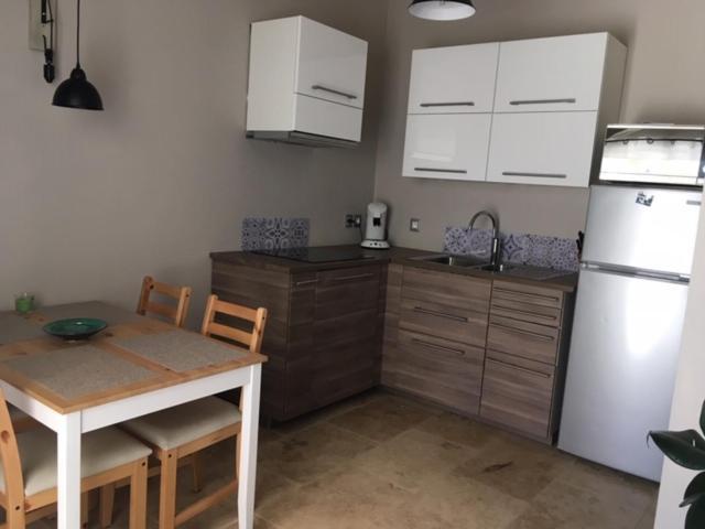 Coquet 2 Pieces Au Calme Avec Piscine Villa Фонвией Екстериор снимка